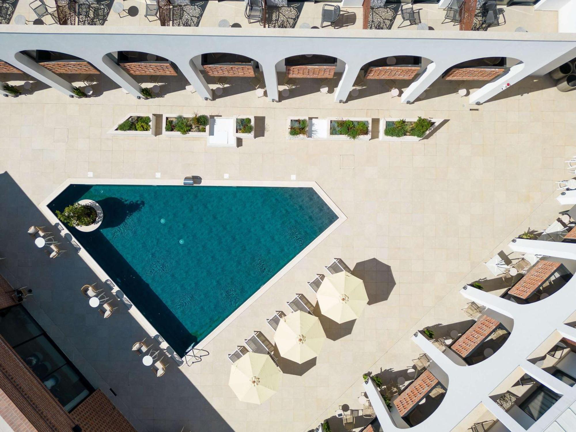 Mercure Conacul Cozieni 4* Pasarea