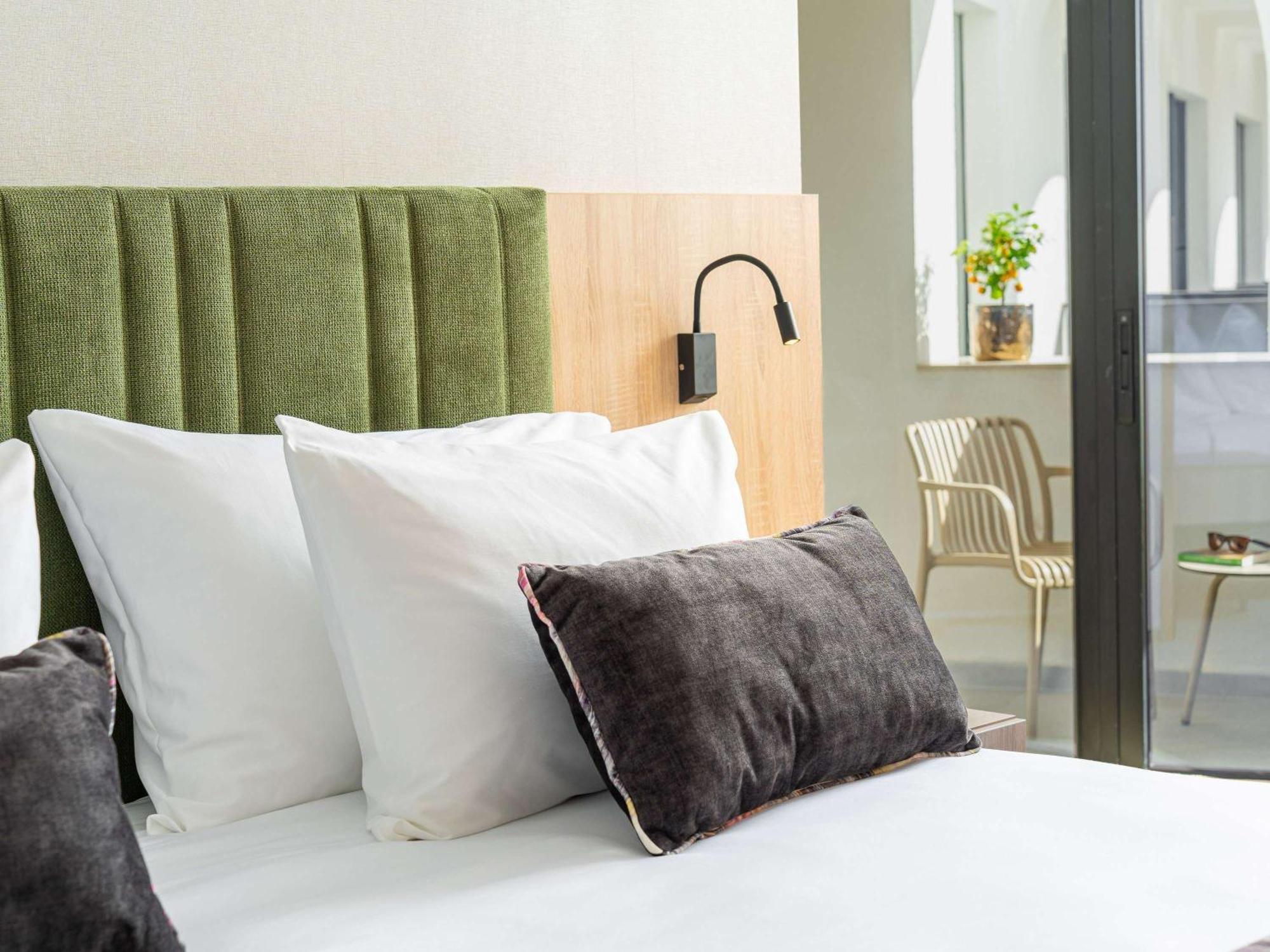 Mercure Conacul Cozieni Hotel