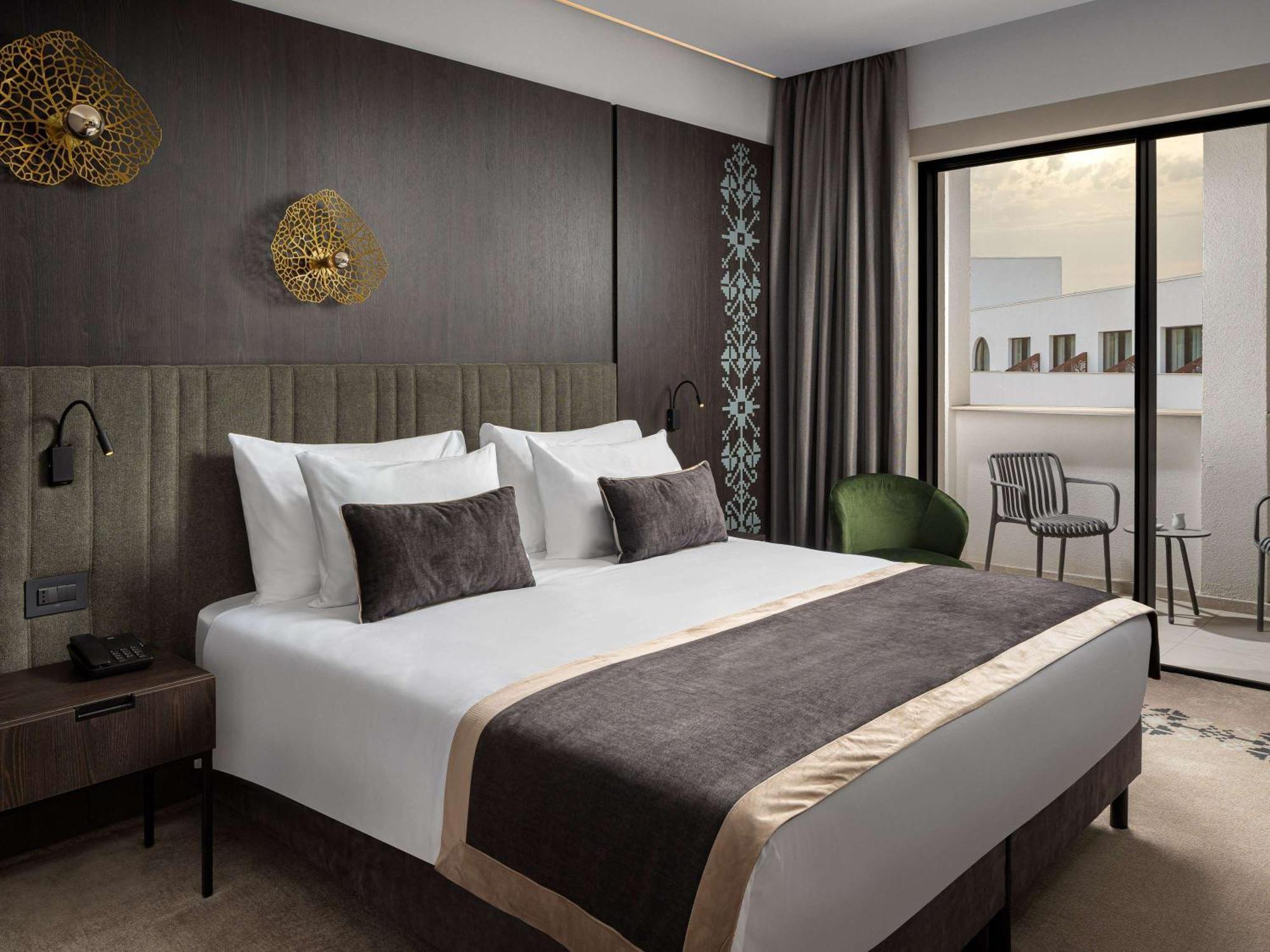 Mercure Conacul Cozieni 4* Pasarea
