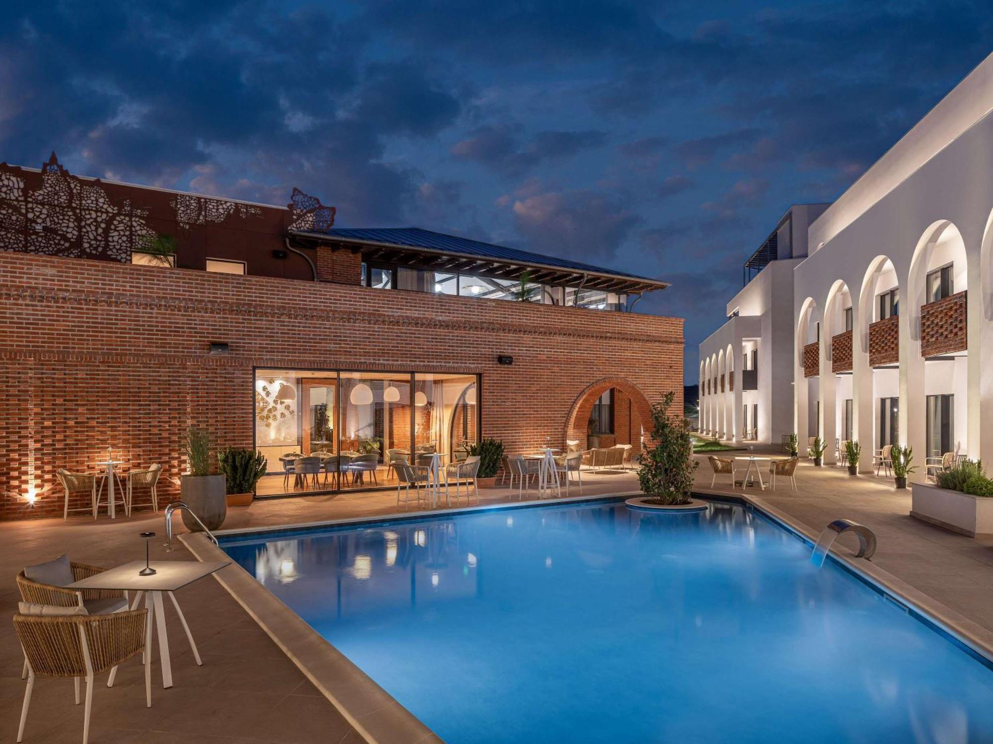 Mercure Conacul Cozieni Hotel 4*