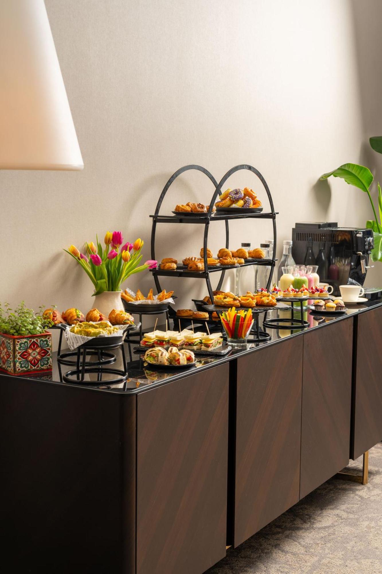 Mercure Conacul Cozieni Pasarea